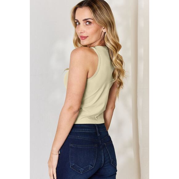 Everyday Crew Neck Slim Tank - Picture 4 of 8